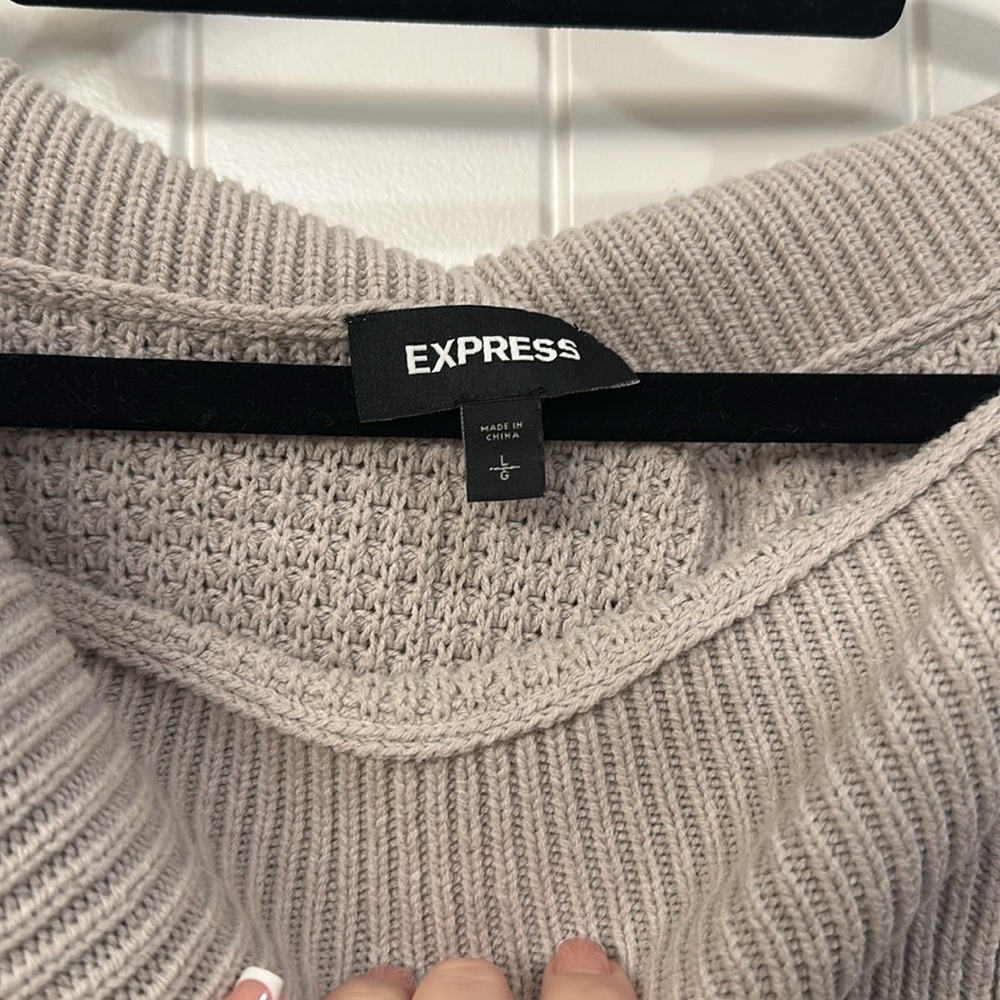 Express Sweater - Picture 3 of 4